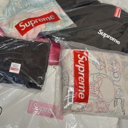 Supreme Sweaters Hoodies & T-Shirts BRAND NEW