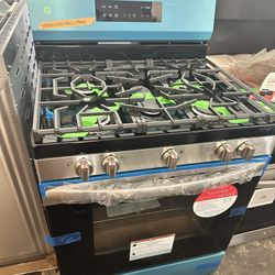 New Frigidaire 5 Burner Gas Range