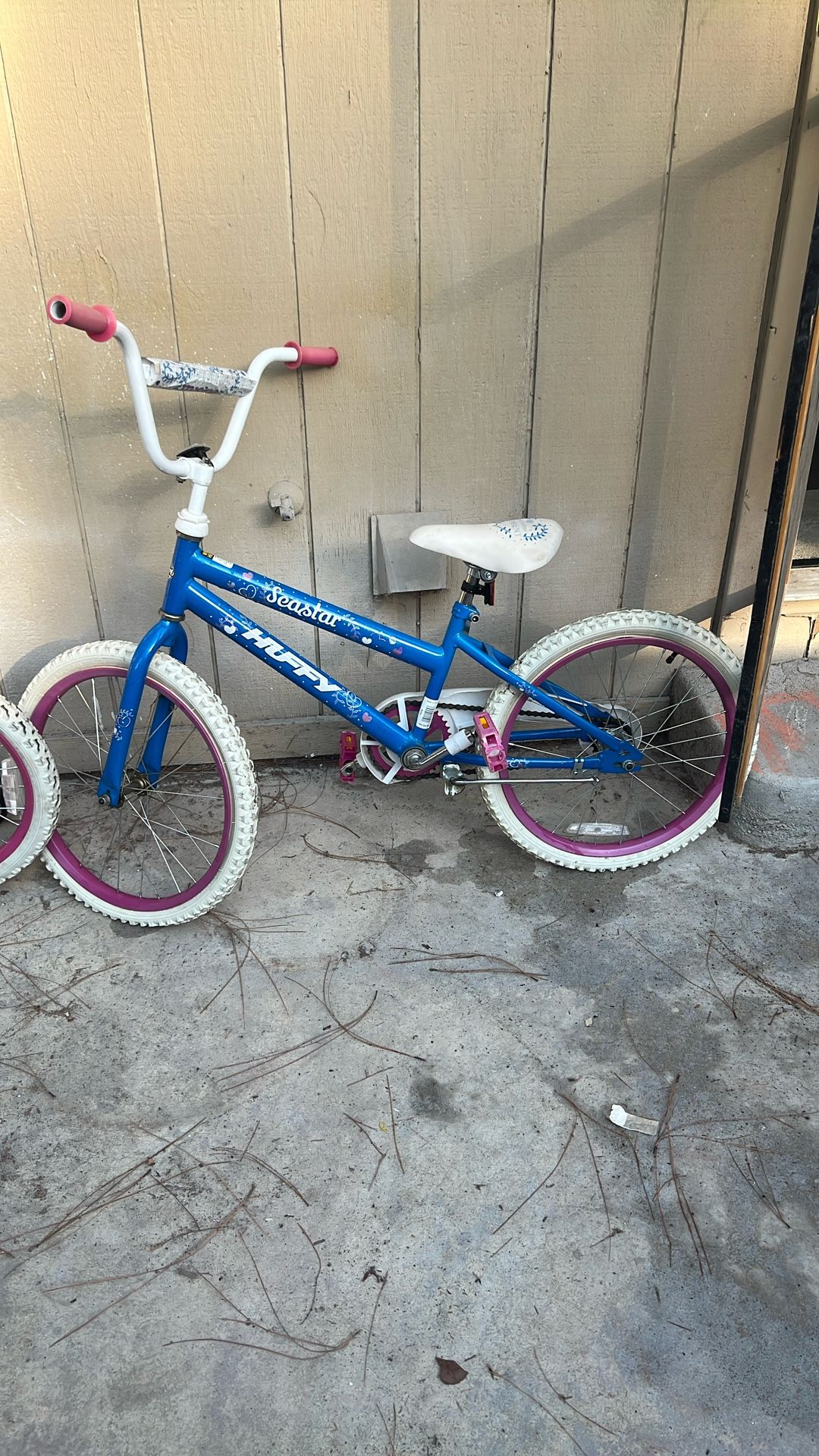 Girls bike
