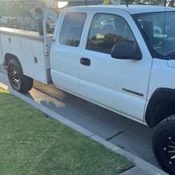 2004 2500 Chevy 