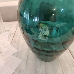 Large Glass Vase Has A Few Scratches That Can Be Retouched  15 Obo