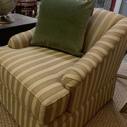 Comfortable Accent Sofa 