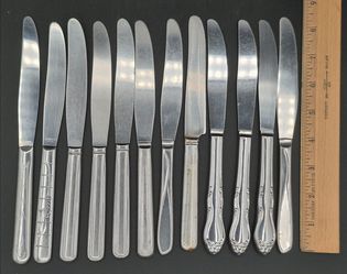 Lot of 12 Mixed Vintage Stainless Steel Butter/Spreader Knives