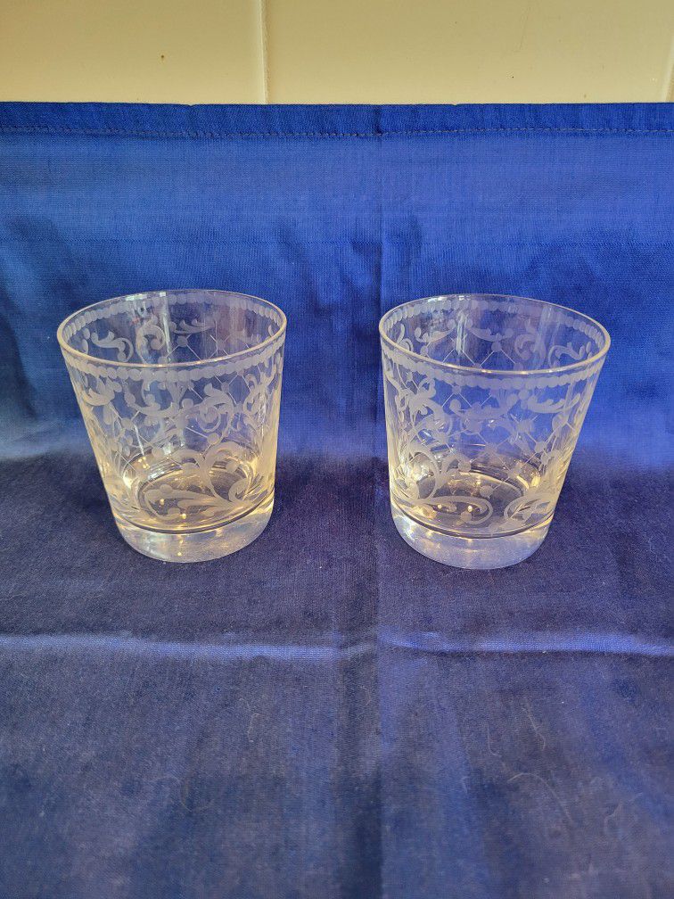 Vintage Etched Glasses  3.5" Tall