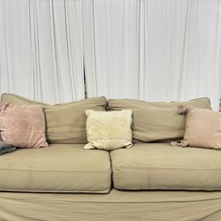 PB Comfort Round Sofa