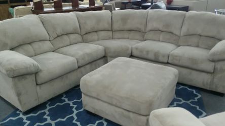 Sectional Model 925