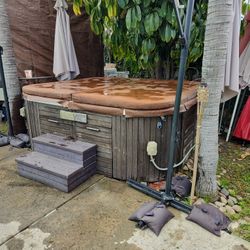 Hot Springs Spa Grande 6-8 Person Spa, Cover, Steps,working