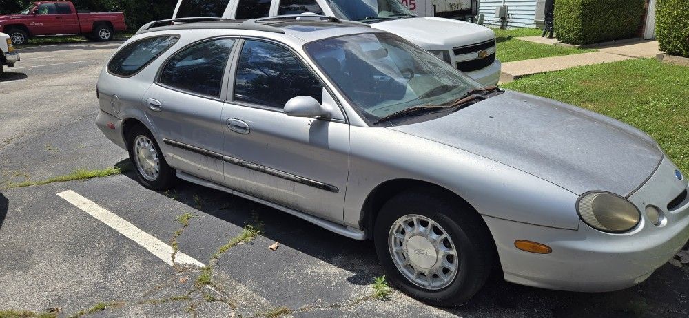 1996 Ford Taurus
