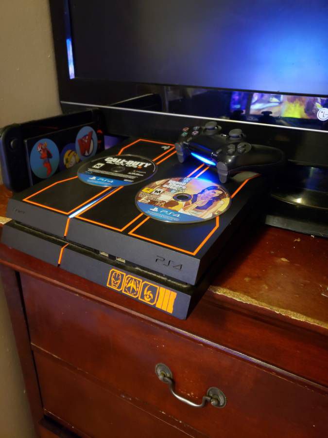PS4 1TB BLACK OPS 3 LIMITED Edition 3 Games
