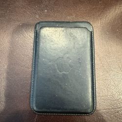 Apple MagSafe Wallet With Find My