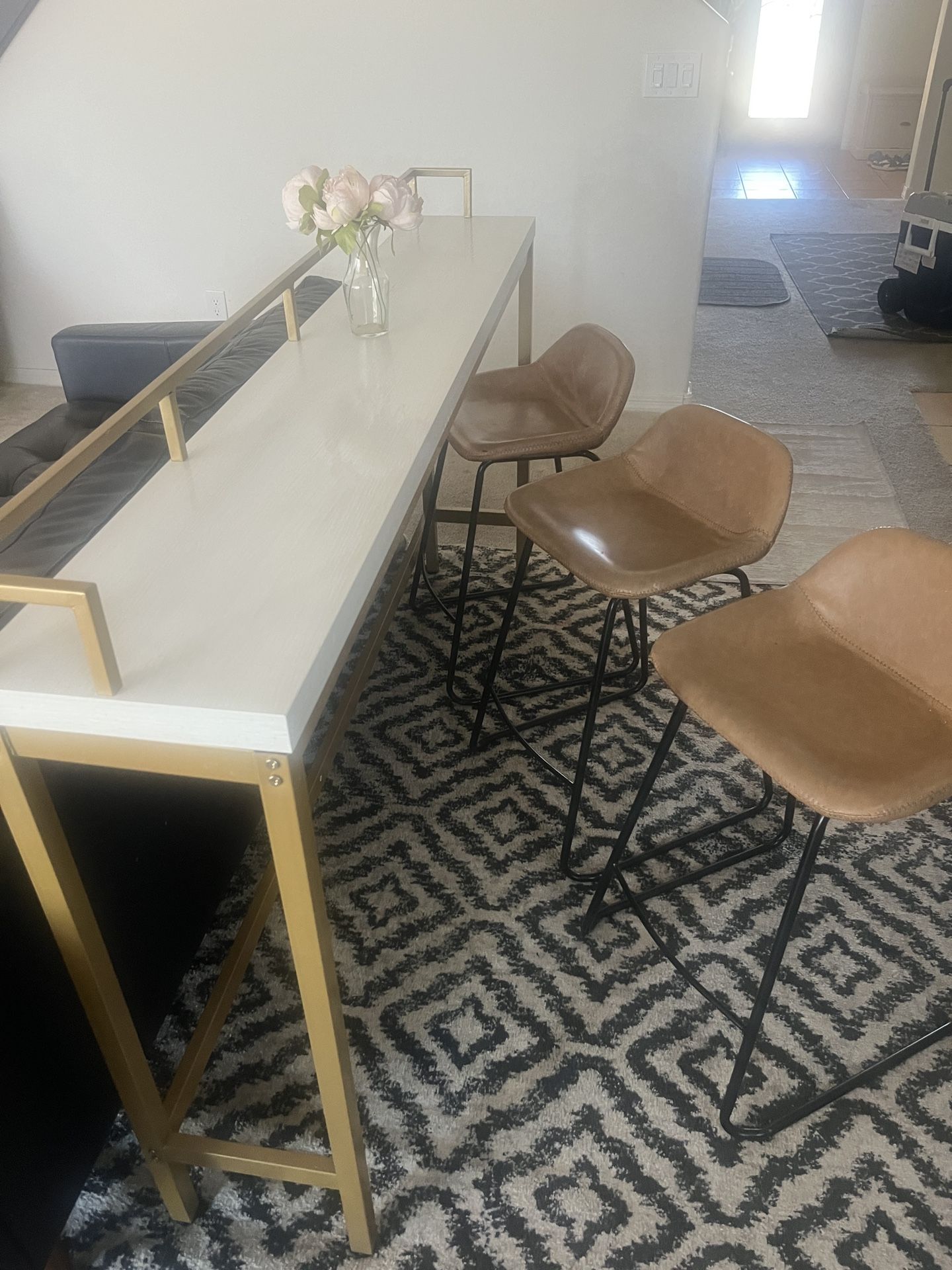 Counter bar With-stools