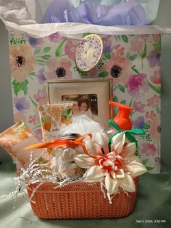 Spa & Photo Frame Gift Basket Set