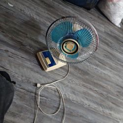 Vintage Tatung 3-Speed 12” Oscillating Desk Fan Blue Blades Model LC-12/ Working

