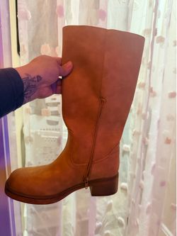 Brand new women’s size 8.5 boots