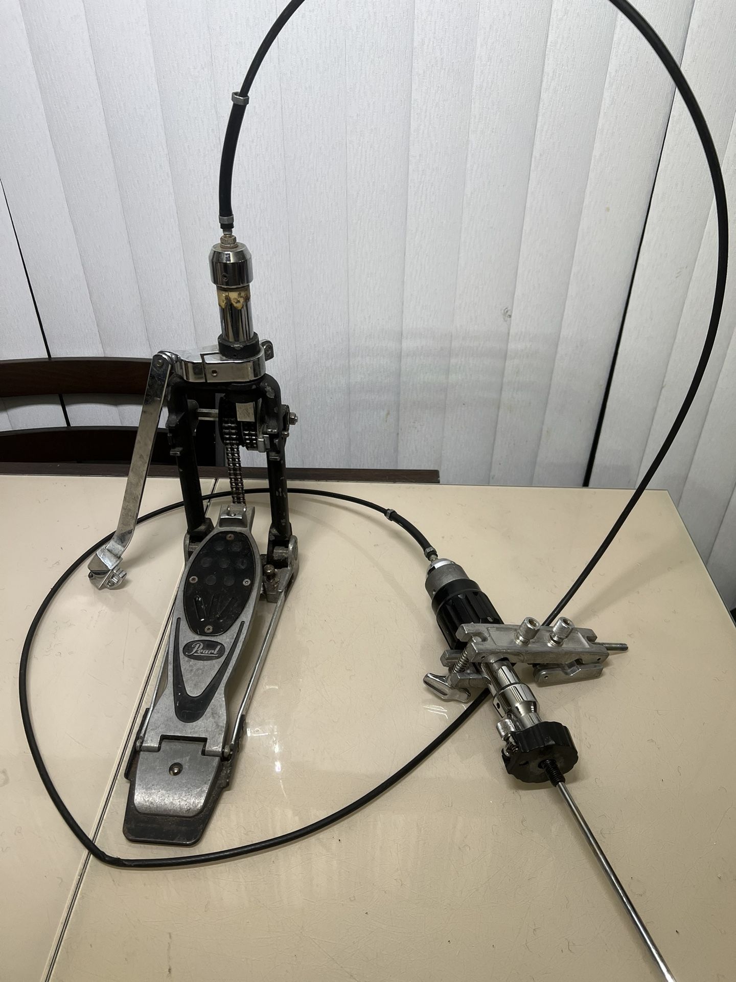 Pearl Eliminator Remote Hi-Hat Stand For Parts Or Repair Only. READ 1st. used in septic condition with cosmetic blemishes. These blemishes are in th