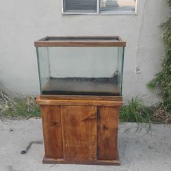 20 Gallon Aquarium With Stand 