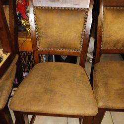 GOT 6 GORGEOUS HI TOP 24IN SOLID WOOD CHAIRS GORGEOUS MATERIAL NO STAINS OR RIPS BEEN KEPT IN B&B GREAT CONDITION 99 ALL6 PAID 200 EACH CHAIR