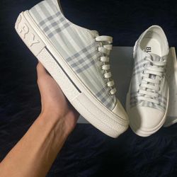 Burberry Sneakers 