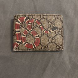 Gucci Bifold Wallet Beige GG Supreme Signature Canvas Kingsnake Snake Print
