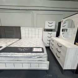 White 4pc Queen Bed Set 