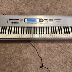 Korg Triton Le88 Keyboard workstation 