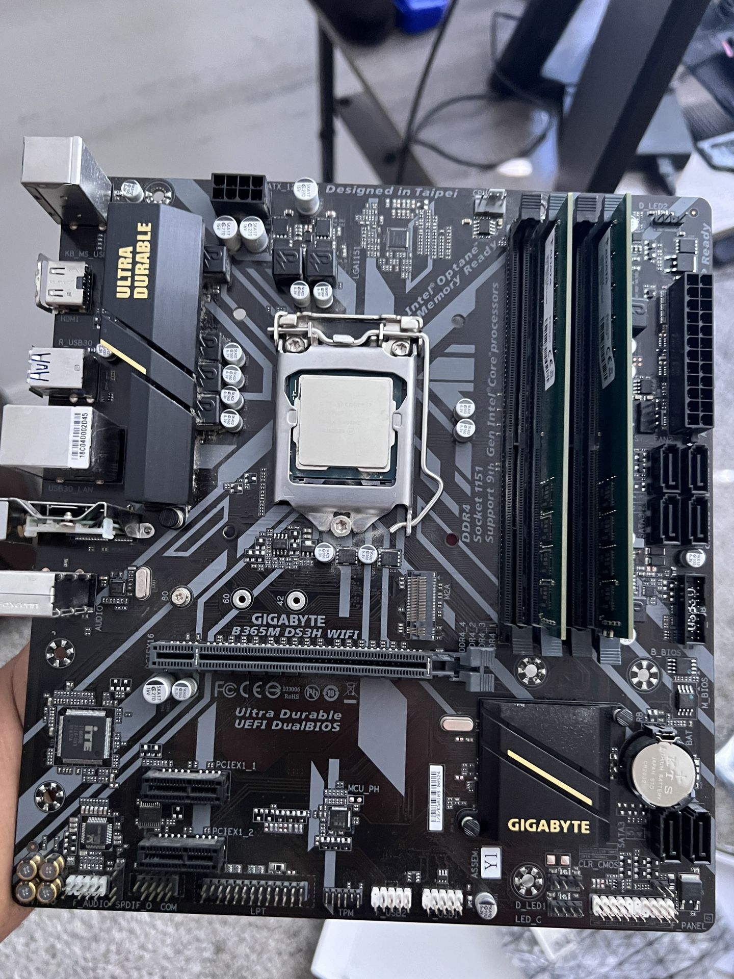Intel® CoreM i7-9700F
