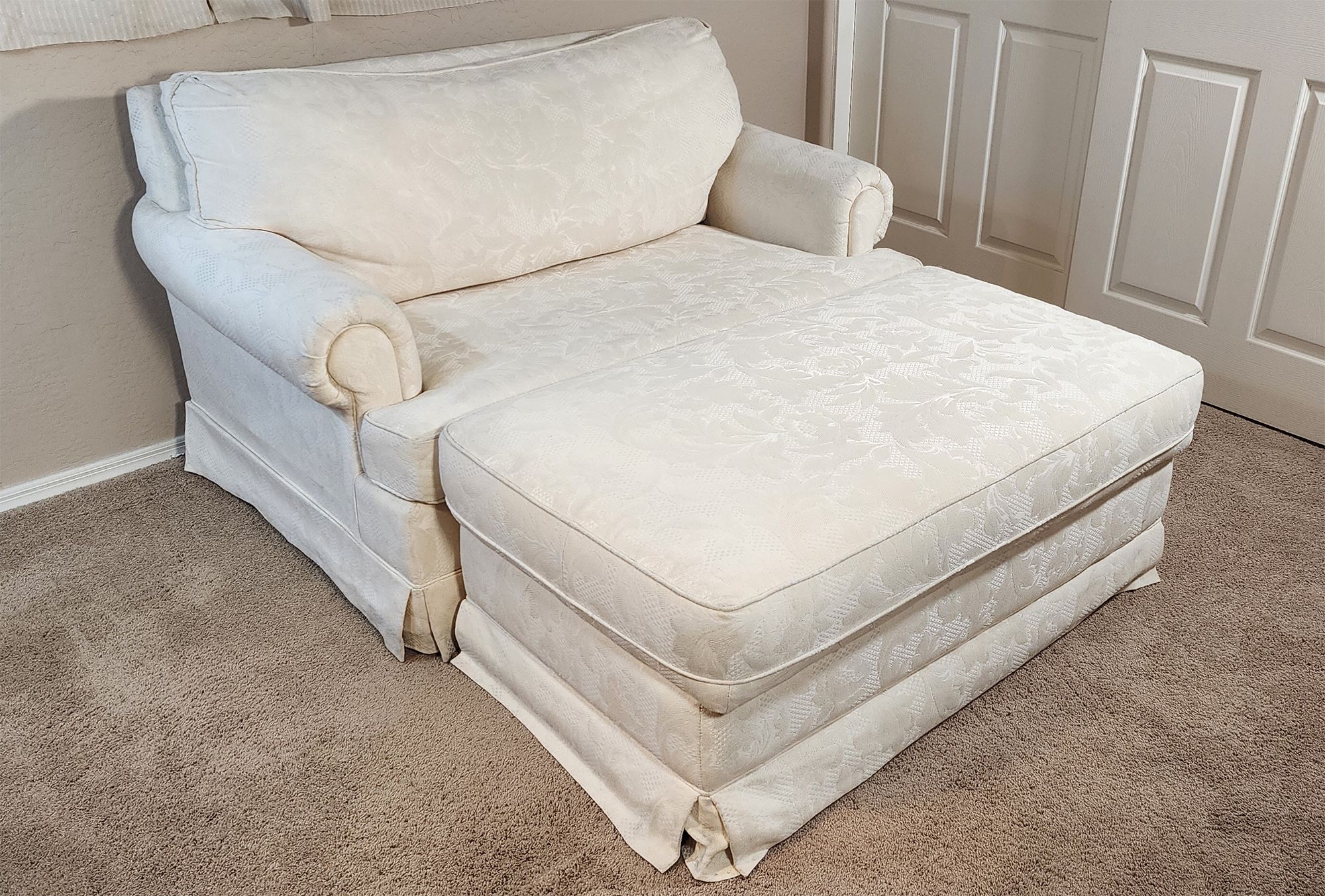 Sleeper Sofa Matching Ottoman MINT