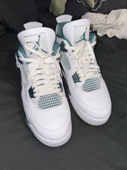 JORDAN 4 RETRO