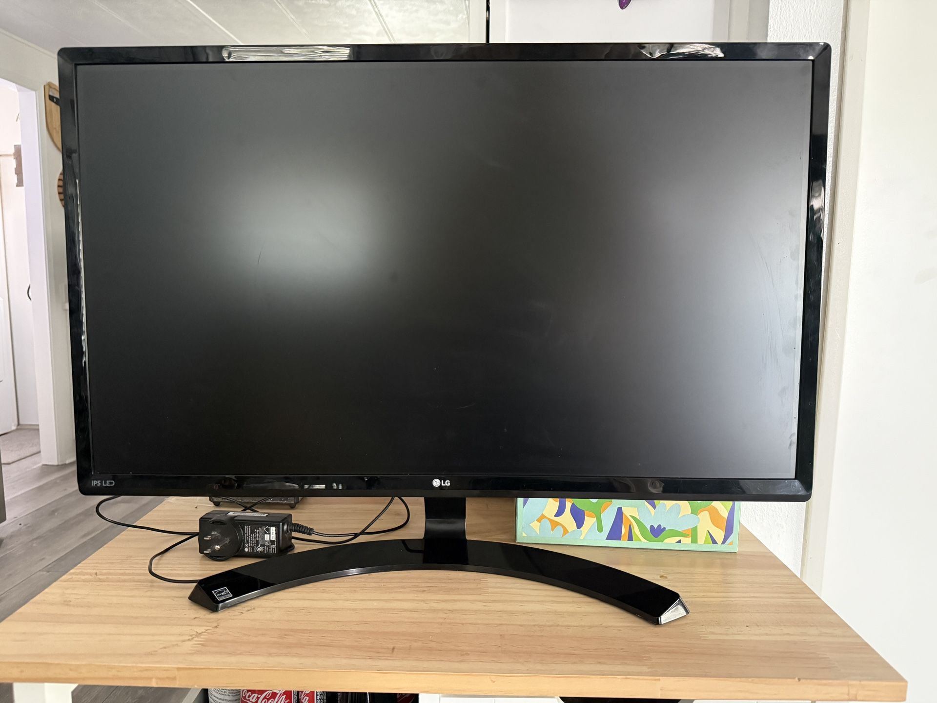 LG 27” LED Monitor Full HD 1920x1080