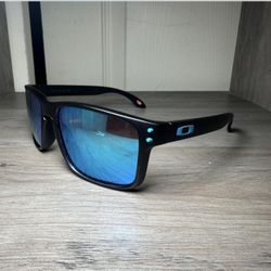 Blue Oakley Holbrook Polarized Sunglasses 