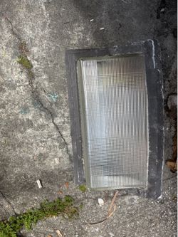 Light fixture for parking lot