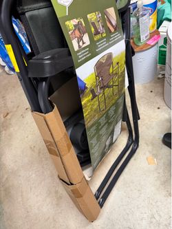 Timber Ridge Director's Chair - Outdoors / Camping  Folding Chair with Side Table