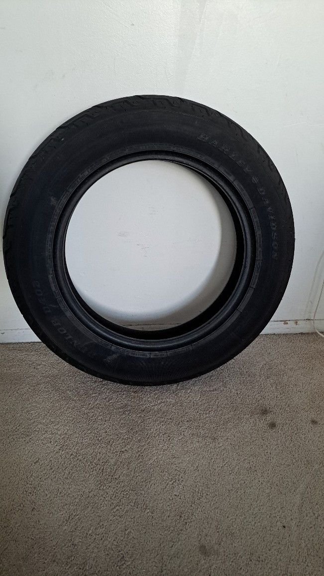 Dunlop D402 Harley Davidson Tire