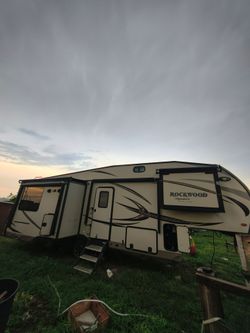 Rv 2016 rock wood