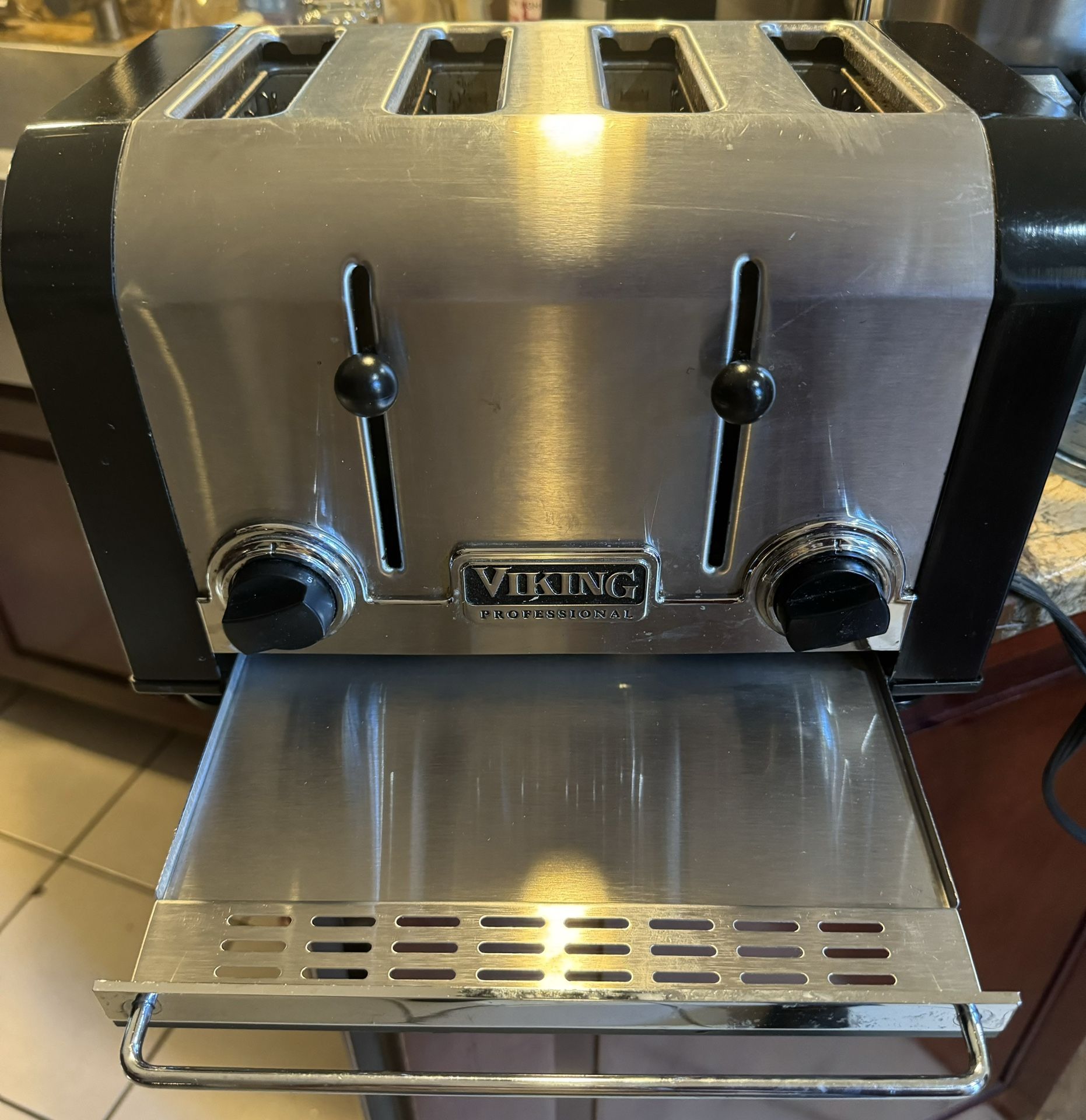 Viking Professional 4 Slice Toaster