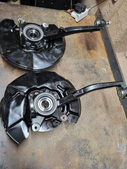 2004-----2007 Toyota Sequoia/ 2004-----2006 Toyota Tundra, complete front steering knuckles