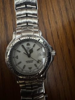 Man’s TAG-HEUER Orofessional 200 m Watch