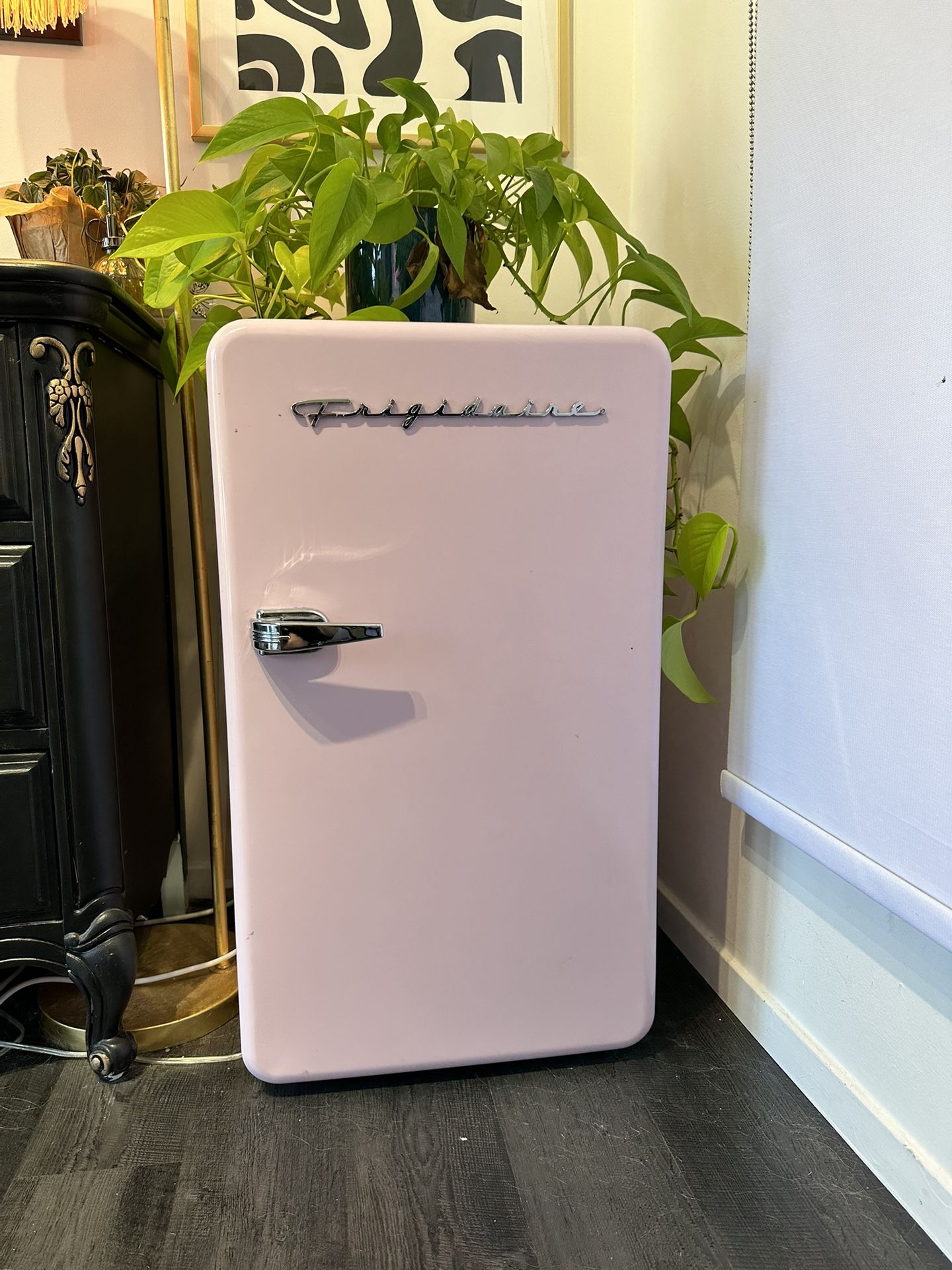 Pink Mini Fridge for Sale in West Hollywood, CA OfferUp
