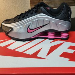 *NEW* Nike Shox R4 GS Silver Black Metallic Silver Size 5.5Y Women’s 7