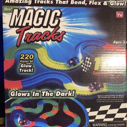 Magic Tracks The Amazing Racetrack That Can Bend, Flex and Glow - As Seen on TV