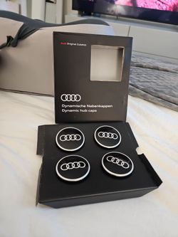 Genuine Rueda Center Hub Caps 4 pcs Blacks Audi 3, Q3 .