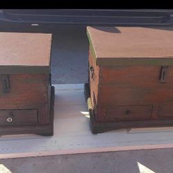 2 Antiques trunk W/ drawers in color green and orange