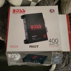 Boss Amplifier 400 Watts 4 Channel New