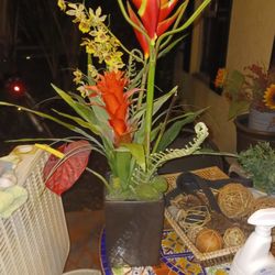 Brand New Tall Larg Artificial Plant Flowers 25 Firm Paid 149 Look My Post Moving