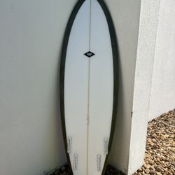 5’8 Versa Surfboard 