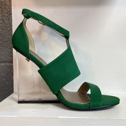 Super Cute Green Heels/wedge