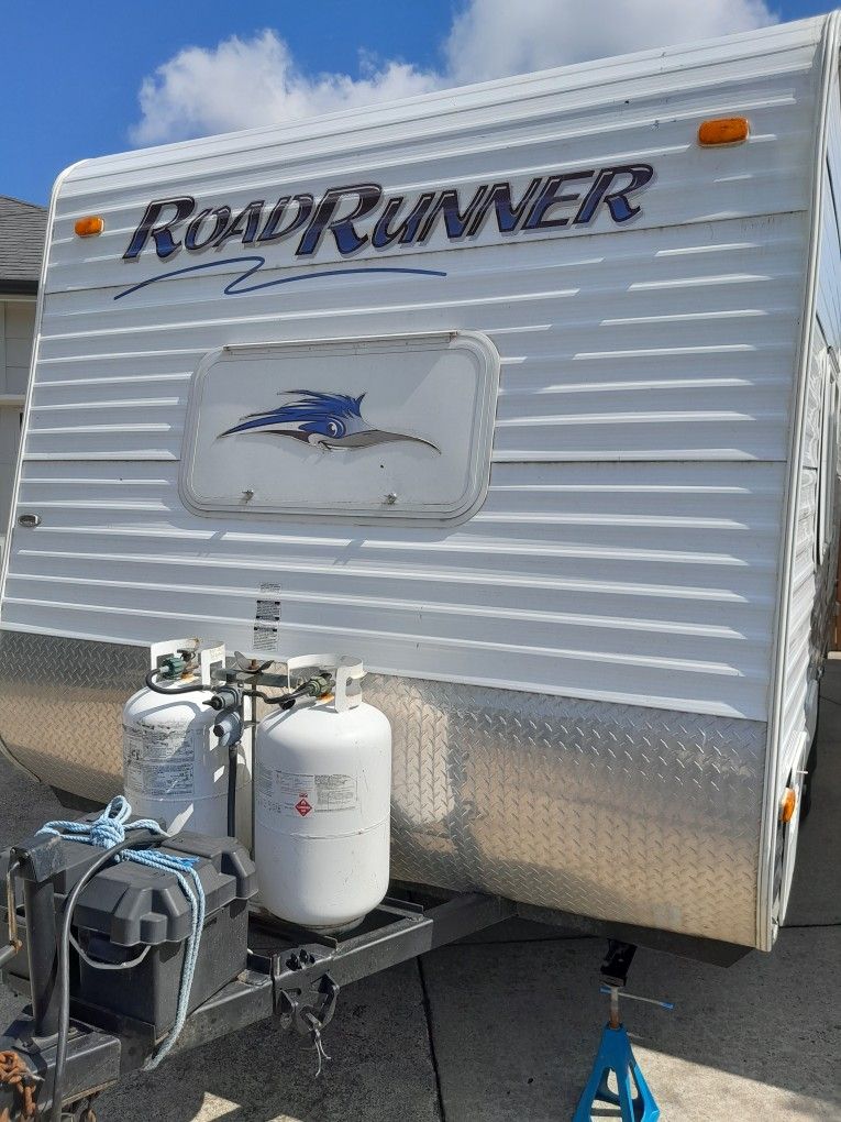 2007 Roadrunner Travel Trailer 18ft