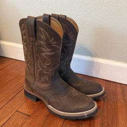 Men’s Ariat Heritage Boots - LIGHTLY USED Size US9.5D