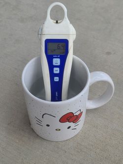 Bluelab pH Pen is a handheld conductivity meter