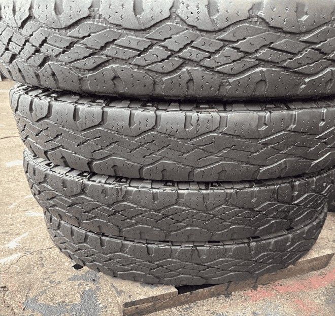275 65 18 GOOD YEAR WRANGLER SET OF 4 USED WITH 80% TREAD REMAINING.